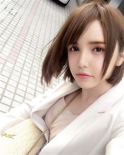 Gorgeous Japanese AV Star Has a Beautiful Secret - EroFound
