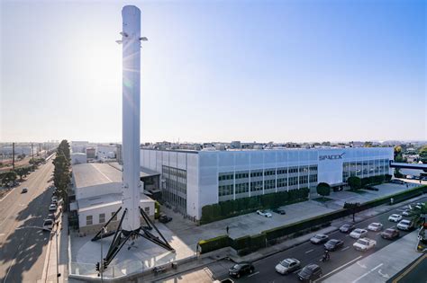 SpaceX accused of age discrimination by former employee - The Verge