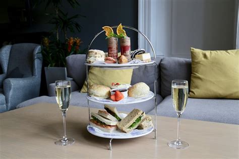 THE OLD WAVERLEY HOTEL (Edinburgh, Scotland) - Hotel Reviews, Photos ...