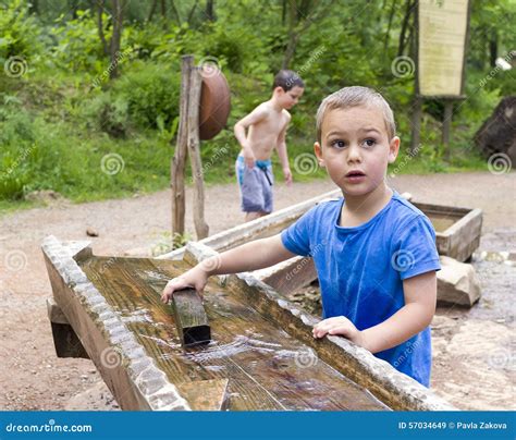 Outdoor Water Playing 的图像结果