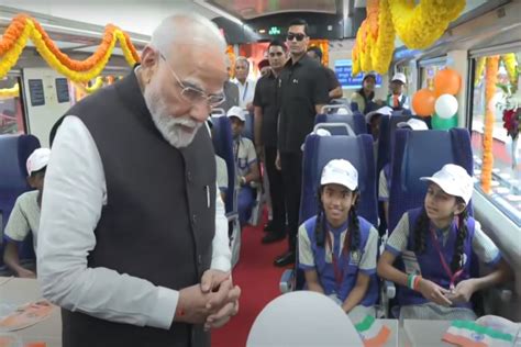 प्रधानमंत्री मोदी ने बेंगलुरु मेट्रो रेल की ‘येलो लाइन’ का उद्घाटन किया