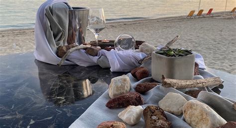 LA PLAGE BEACHFRONT LUXURY LIVING (Flogita) - Apartment Reviews ...