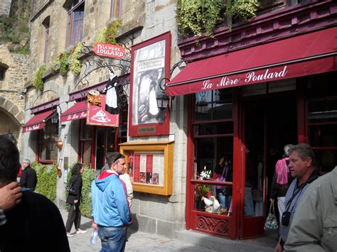 Le Mont St Michel " La Mère Poulard " photo et image | architecture ...
