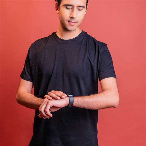 Aviazzo Midnight Hue 180 GSM Premium Plain Black T-Shirt | Essential ...
