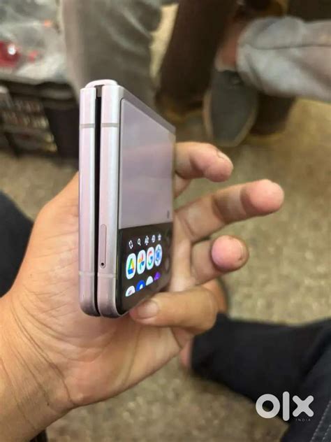 Samsang flip 3 all oky bus line hai on display all working no problem ...