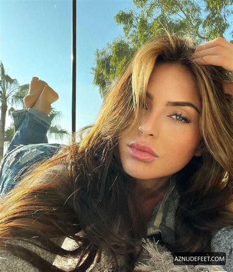 JULIA LYNN SANDOVAL Feet - AZNudeFeet