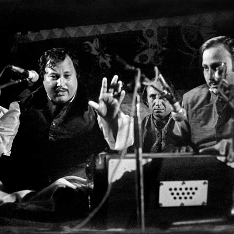 Saadgi To Hamari Zara Dekhiye Lyrics – Nusrat Fateh Ali Khan (Meaning ...