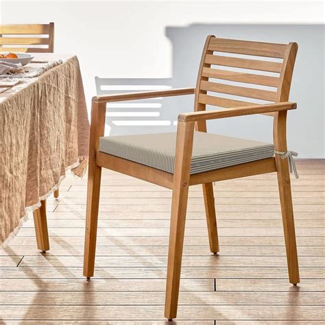 51 Outdoor Cushions for a Stylish Patio Furniture Refresh