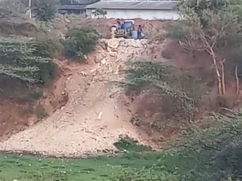 Poultry farm operators in Modasa's Mazoom river polluting the river by ...