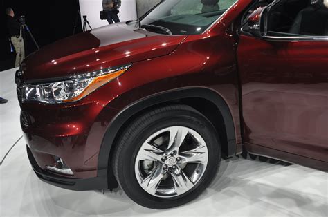 New York Auto Show 2013: Toyota Unveils The 2014 Highlander SUV [PHOTOS] | IBTimes