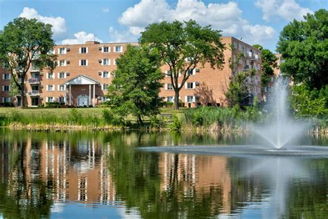 1 - 3 Bed Apartments - Check Availability | Colonial Village Apartments