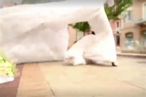 Beirut Explosion 2020 Bride 的图像结果