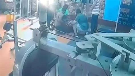 35-year-old woman dies of heart attack while working out in gym - INDIA ...