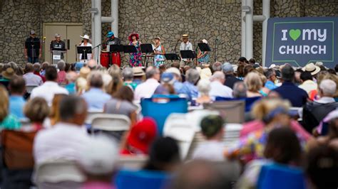 Thousands attend Easter service at Cambier Park in Naples