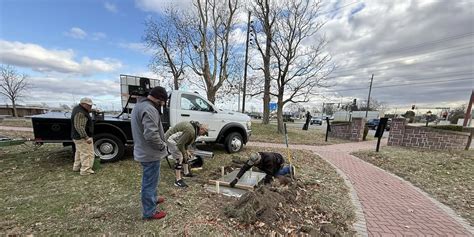 Bench at Veterans Park to honor fallen Sikeston DPS officer