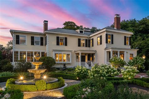 New Hampshire Homes for Sale | Lakefront & Mountain Homes