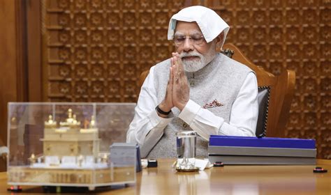 PM Modi receives 'Jore Sahib' the holy relics of Sri Guru Gobind Singh ...