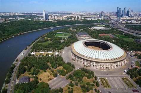 Вместимость "Лужников" до и после реконструкции