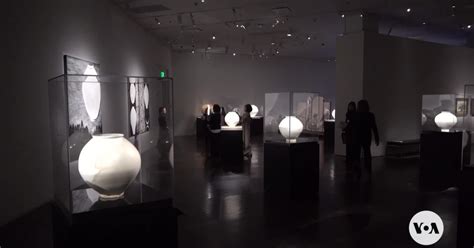 Korean moon jars shine in Colorado show