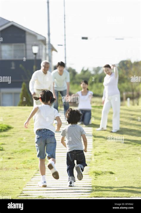 Running Children 的图像结果