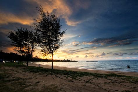 Rezultat imagine pentru Lifeguard Training Program