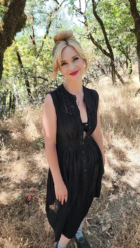 Dainty Rascal (@dainty.rascal.dancer) - Urlebird