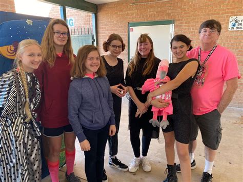 Girls Engineering Team 的图像结果