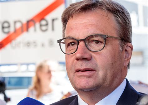 Brenner-Kontrollen: LH will 300 neue Polizisten einstellen - UnserTirol24