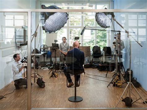 Camera 2 Shot Interview 的图像结果