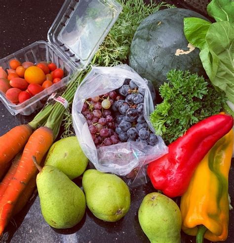 Local Produce Market 的图像结果