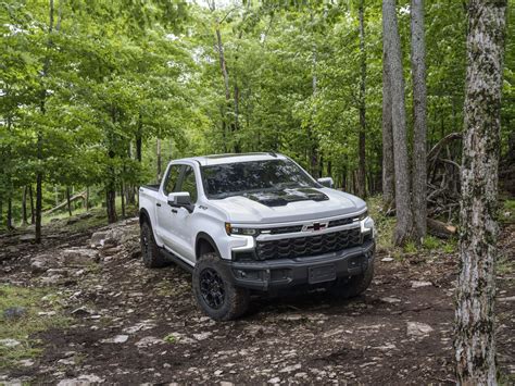 2023 Chevrolet Silverado 1500 ZR2 Bison test drive review