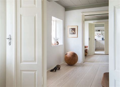 Dark Wood Floor Grey Walls | Viewfloor.co