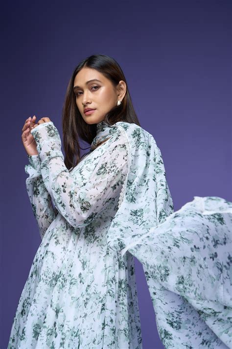 Akira – House of Ayuda