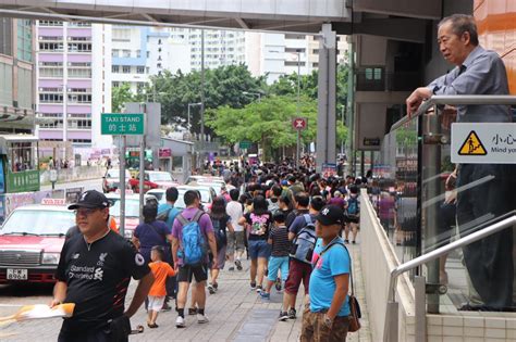 此刻将军澳，将军澳是香港一个80年代开发的市镇，现有大约40万居民