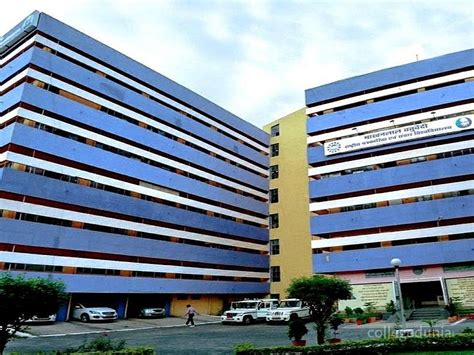 Bhopal: MCU to launch PG diploma in mobile journalism, social media ...