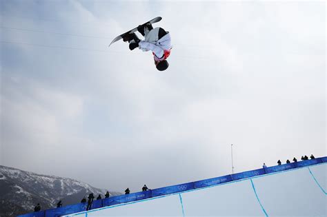 Snowboarding Halfpipe 的图像结果