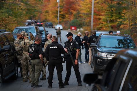 Maine Mass Shooting Update as Fears Robert Card May Try to Cross Border ...