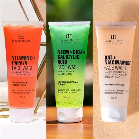 Botanic Hearth Papaya & Vitamin C with Oat & Niacinamide with Neem, Ci