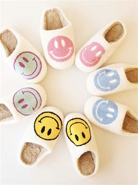 Smiley slippers – Artofit