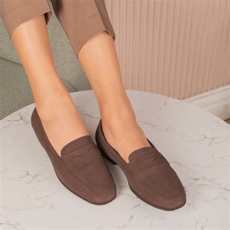 Buy Trendy Shoes For Women Online at Tresmode.com