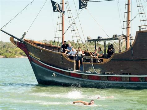 Page Turner Bio | HGTV