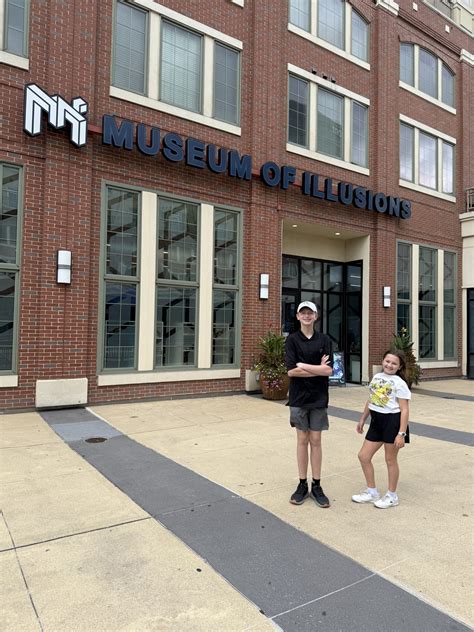 Did You See That? Atlanta's Museum of Illusions - Redhead Baby Mama ...