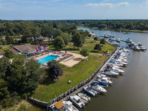 North Fork Weekend Guide: Staying at Strong's Water Club