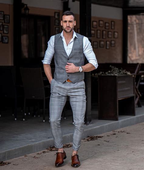 How to style a vest? 40 vest outfits for men. - vogueymen.com