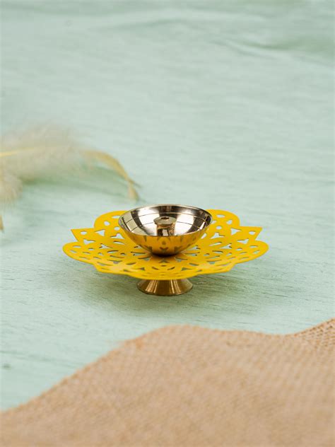 Hand Painted Brass Flower Shaped Diya - WBG1826-2 – Wedtree