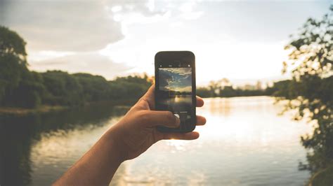 Mobile Phone in Hand 的图像结果