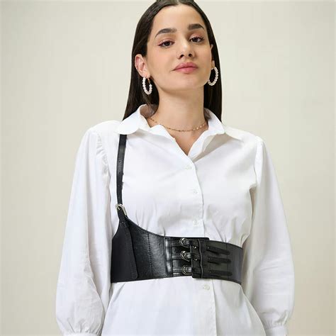 Explore 8 Best Iconic Bollywood Looks Recreated, INR 699 Upwards | LBB