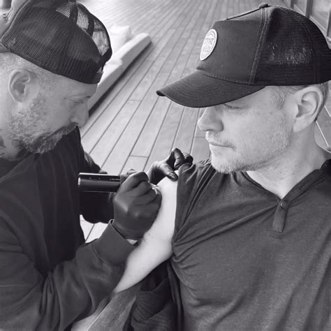 Matt Damon Unveils Tattoo With Double Meaning to Honor Late Dad Kent