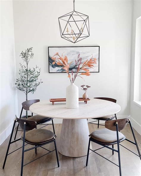 Bold Round Dining Table Centerpiece Ideas - Soul & Lane