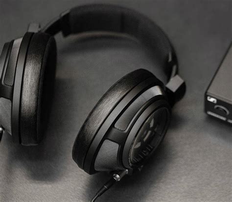 Sennheiser HD 820 - Wired Audiophile Headphones — The Audio Co.